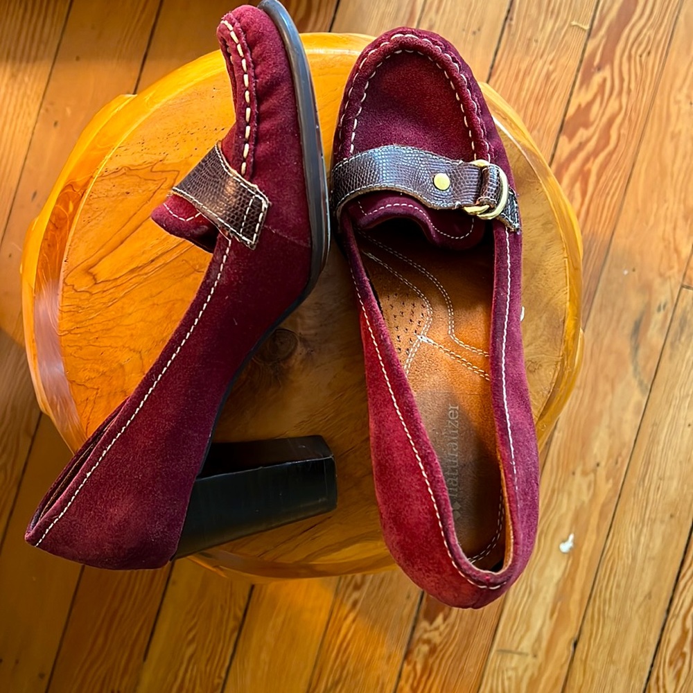 70s style burgundy heels - size 9